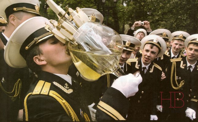 Выпуск морских офицеров в Петербурге. Фото Fig-Mag, 2008
