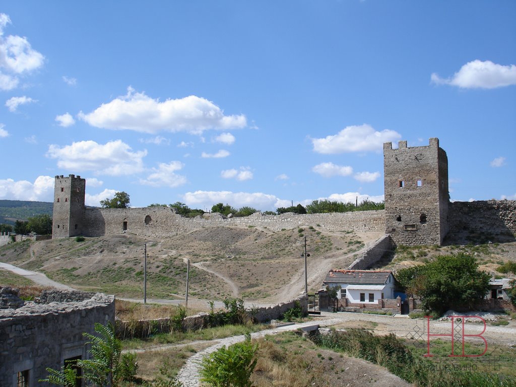 Остатки крепости Кафа в Феодосии