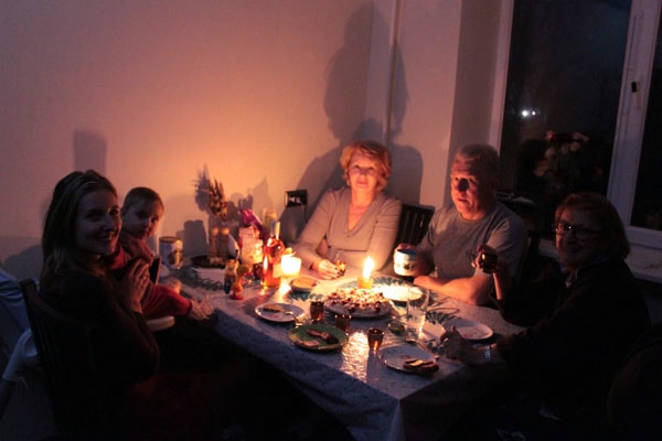 Без электричества крымчане стали еще дружнее (фото Российской газеты)